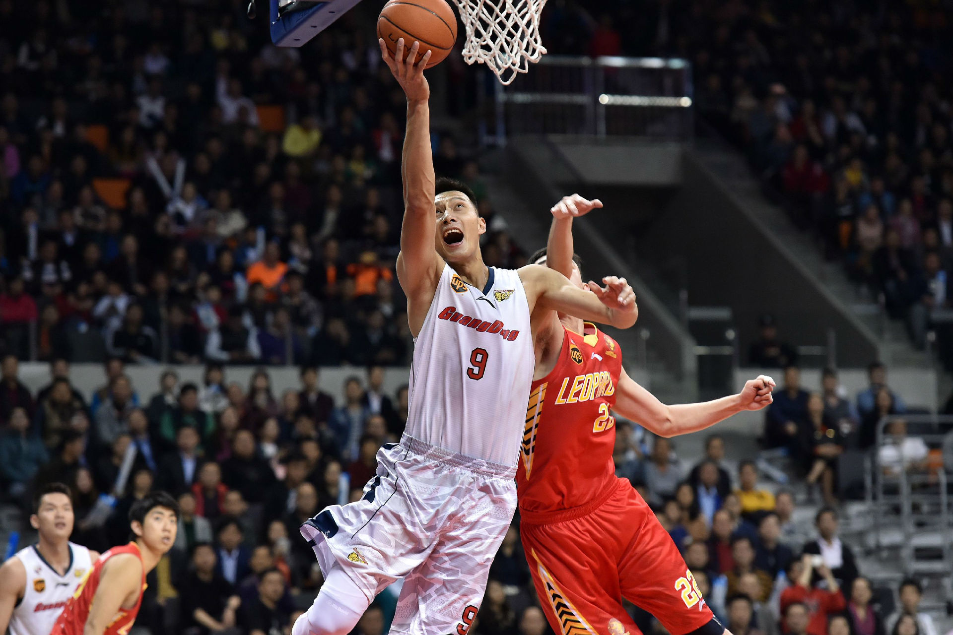 场争夺将尤 场争夺将尤