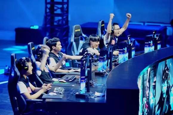 才配得上被 才配得上被