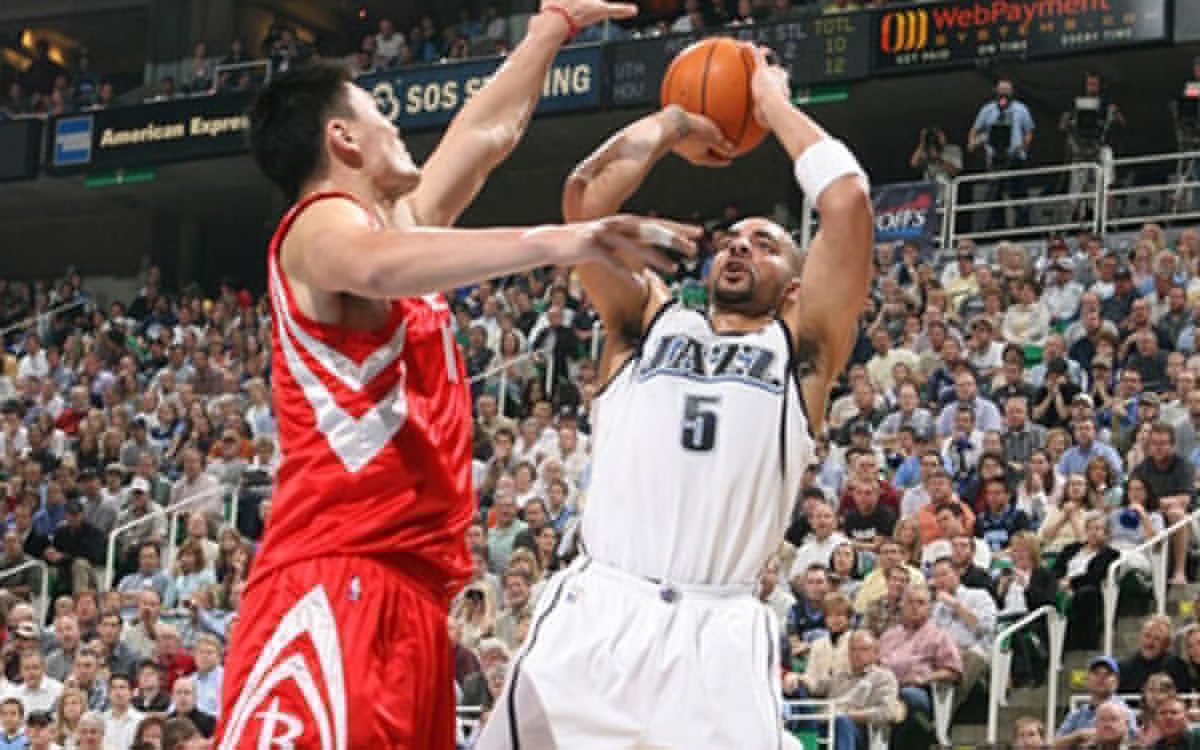 B在餐厅门 B在餐厅门